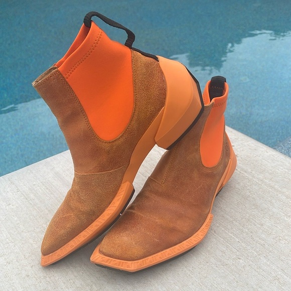 HOST PICK 💥John Fluevog Orange 🍊 Chelsea Leather Sneaker Ankle Boot Size 10 - Picture 4 of 15